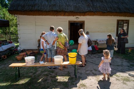 Układy Lata po raz trzeci. Garncarstwo, muzyka i taniec w Muzeum Wsi Radomskiej (15)