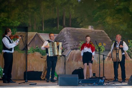 Układy Lata po raz trzeci. Garncarstwo, muzyka i taniec w Muzeum Wsi Radomskiej (42)