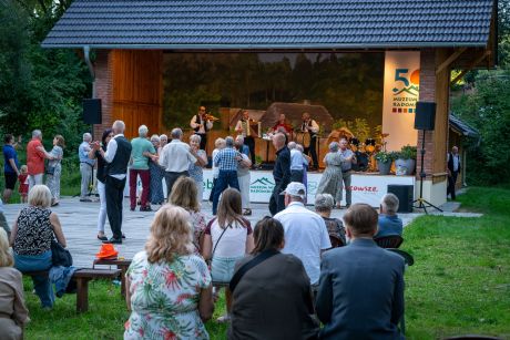 Układy Lata po raz trzeci. Garncarstwo, muzyka i taniec w Muzeum Wsi Radomskiej (62)