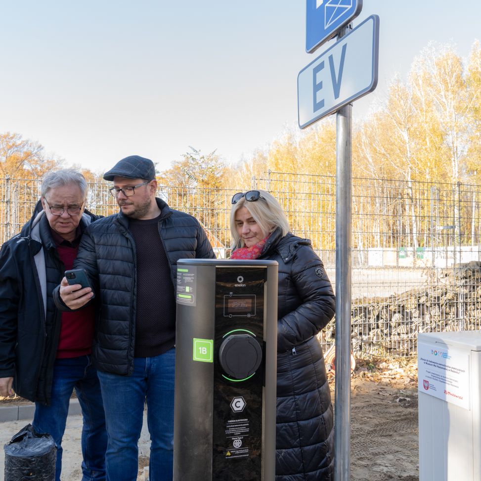 Nowa stacja ładowania pojazdów elektrycznych w Muzeum Wsi Radomskiej już wkrótce dostępna dla zwiedzających!