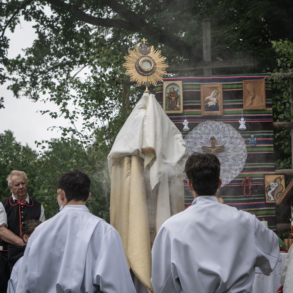 Boże Ciało w Muzeum Wsi Radomskiej – relacja z uroczystości