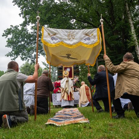 Uroczystości Bożego Ciała w Radomiu: tradycja i wiara w Muzeum Wsi - FOTORELACJA