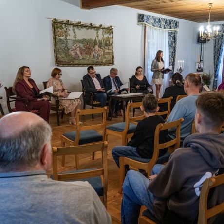 Poezja, która łączy pokolenia – Narodowe Czytanie Jana Kochanowskiego w Muzeum Wsi Radomskiej