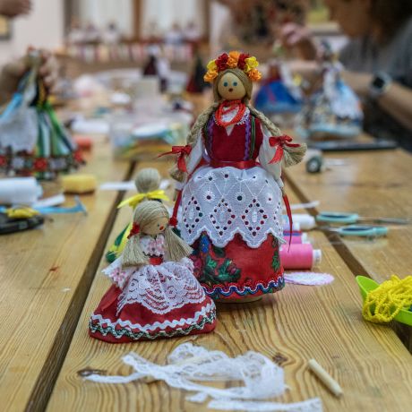 Relacja z II edycji warsztatów tworzenia lalek iłżeckich