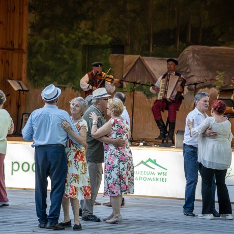 Potańcówka pod Dębem w Muzeum Wsi Radomskiej