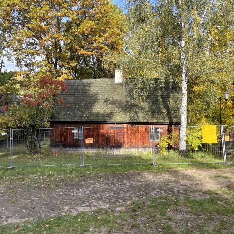 Zadanie pn. „ Przebudowa budynku czworaków dworskich z Konar do ekspozycji zegarów szwarcwaldzkich – etap II”